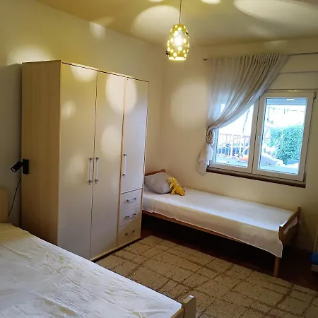 Apartment Spacious And Peaceful Rosemary Kastela