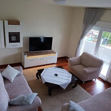 Spacious And Peaceful Rosemary Apartment Kastela