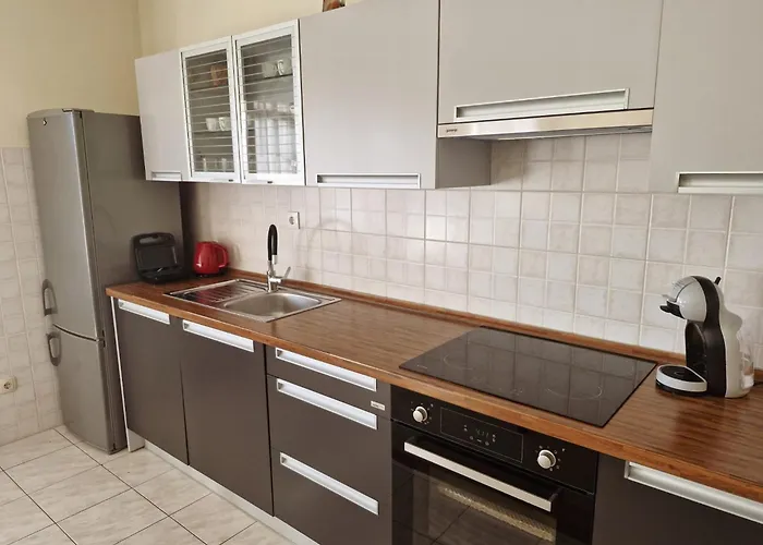 Апартаменты Spacious And Peaceful Rosemary